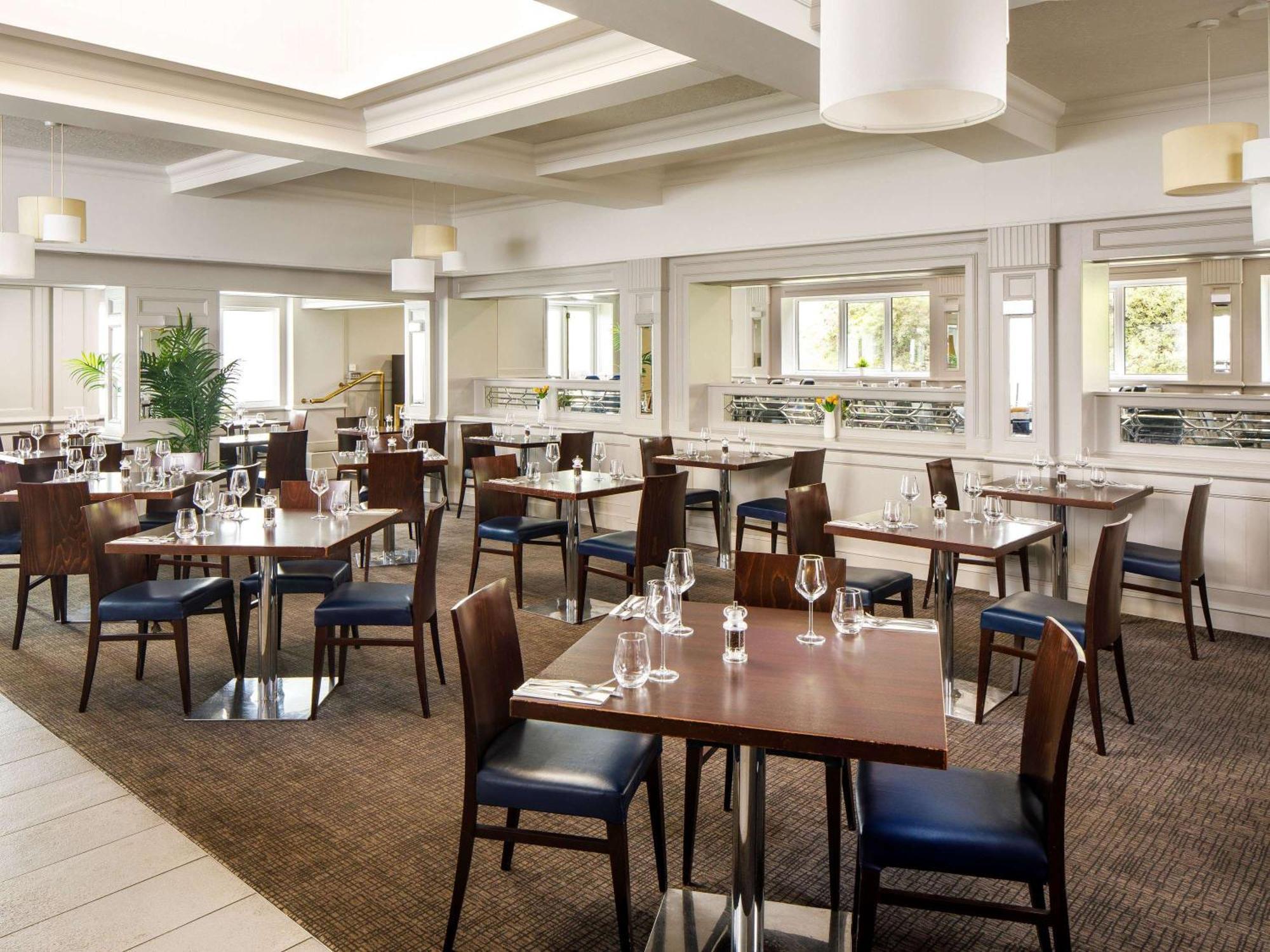 Mercure Birmingham West 4*