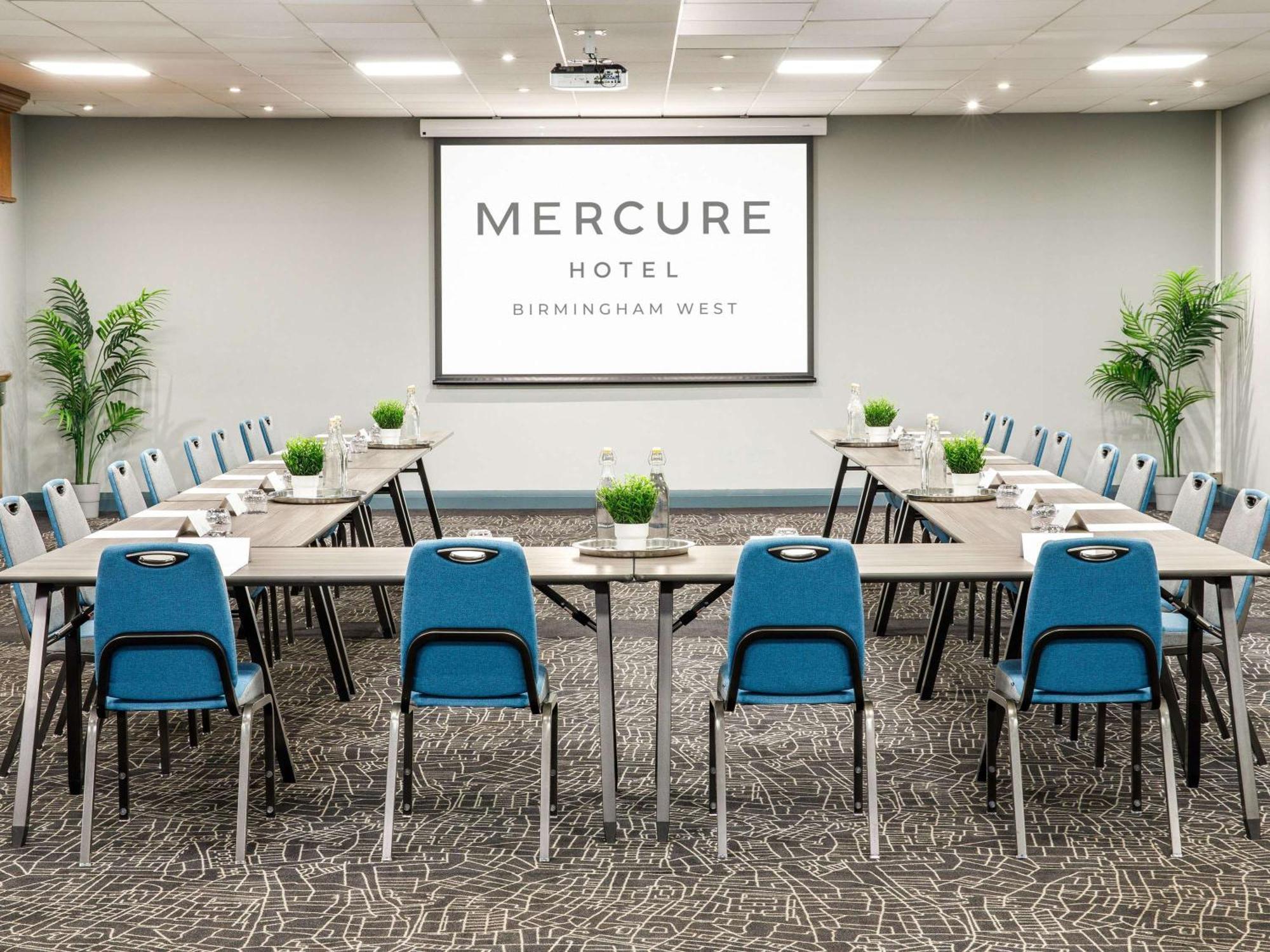 Mercure Birmingham West Hotel 4*