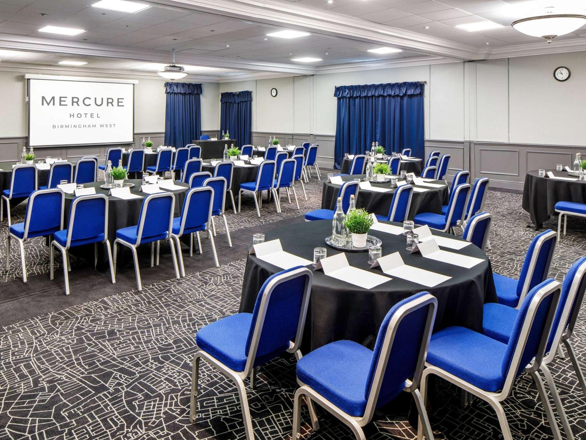 Mercure Birmingham West Hotel 4*