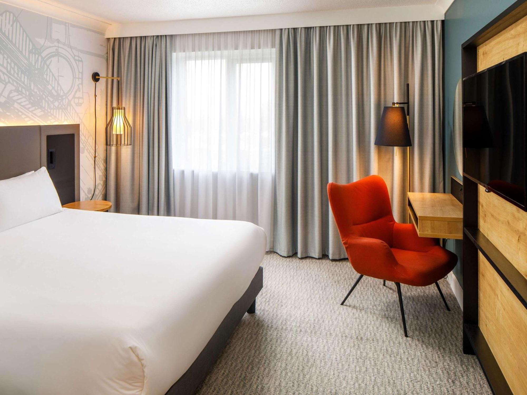 Mercure Birmingham West 4*
